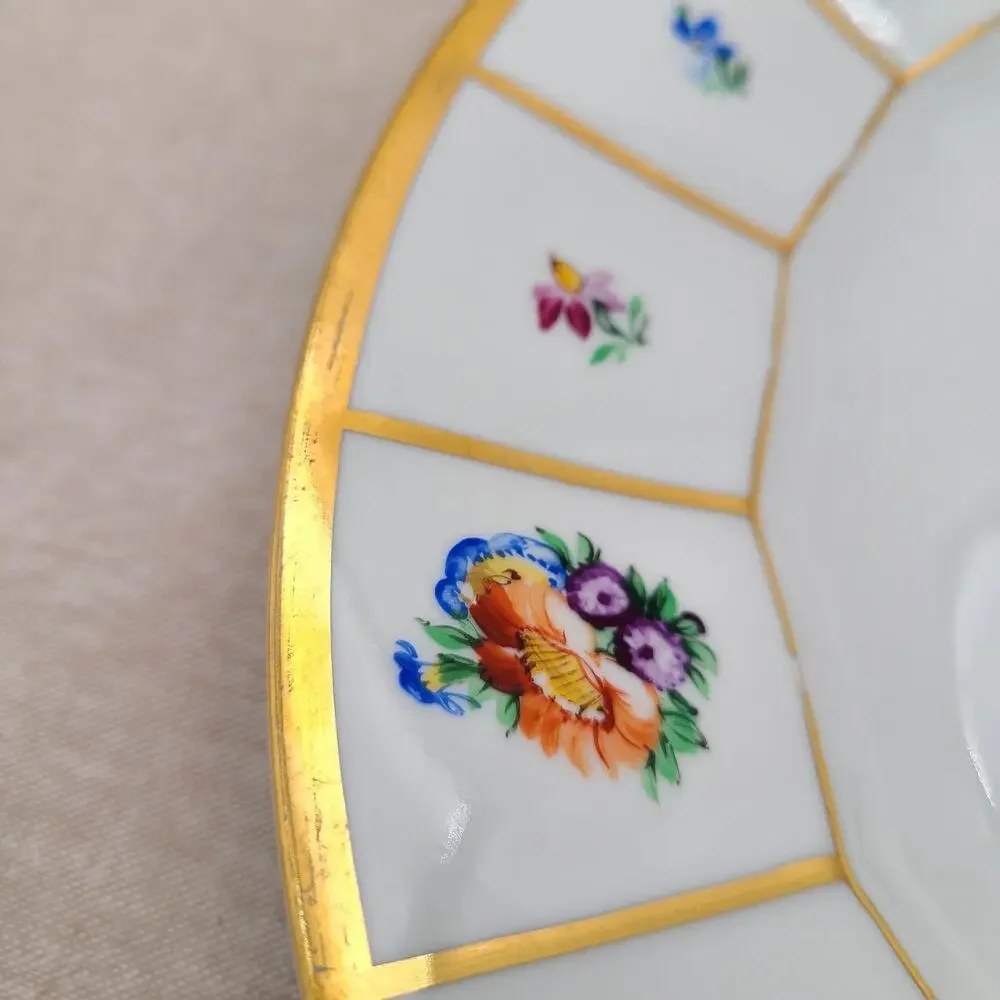 One (1) Royal Copenhagen 'Henriette' 10.25 Inch Dinner Plate #444-8549 Damaged